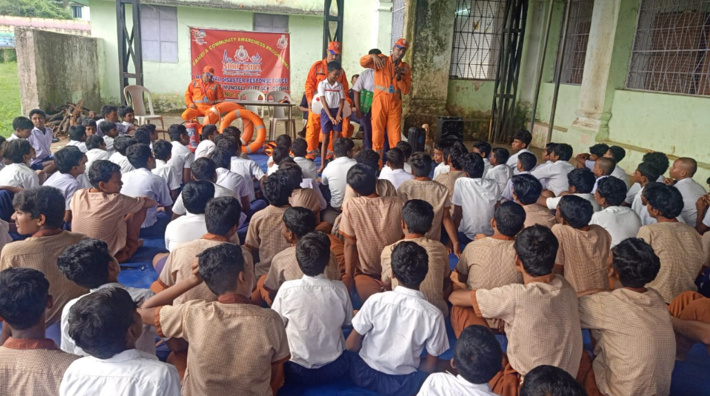 ଏନଡିଆରଏଫ୍ ପକ୍ଷରୁ ବିପର୍ମୁଯ୍ୟୟ ମୁକାବିଲା ପାଇଁ ସଚେତନତା କାର୍ଯ୍ୟକ୍ରମ